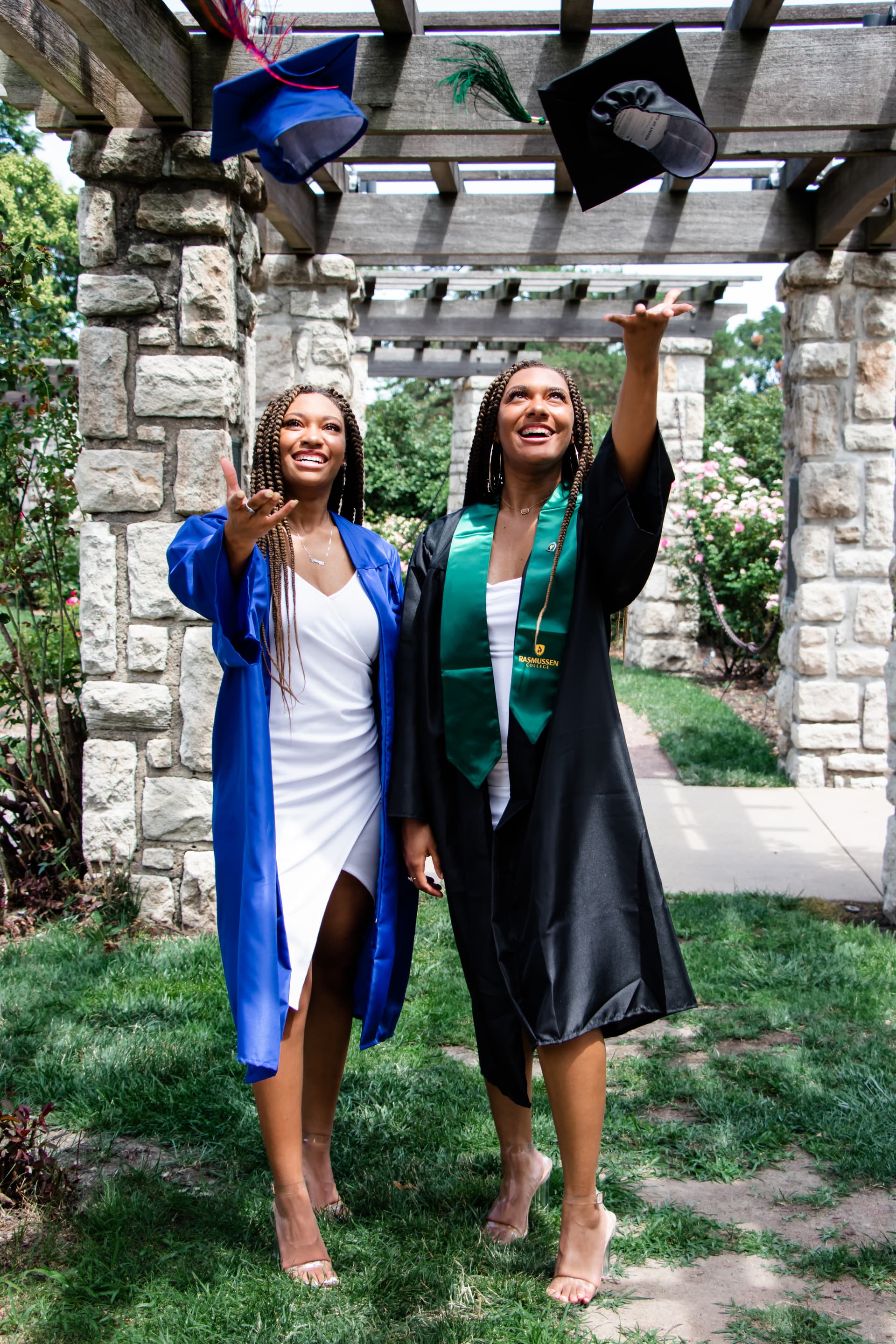 Friends' graduation session: throwing caps!